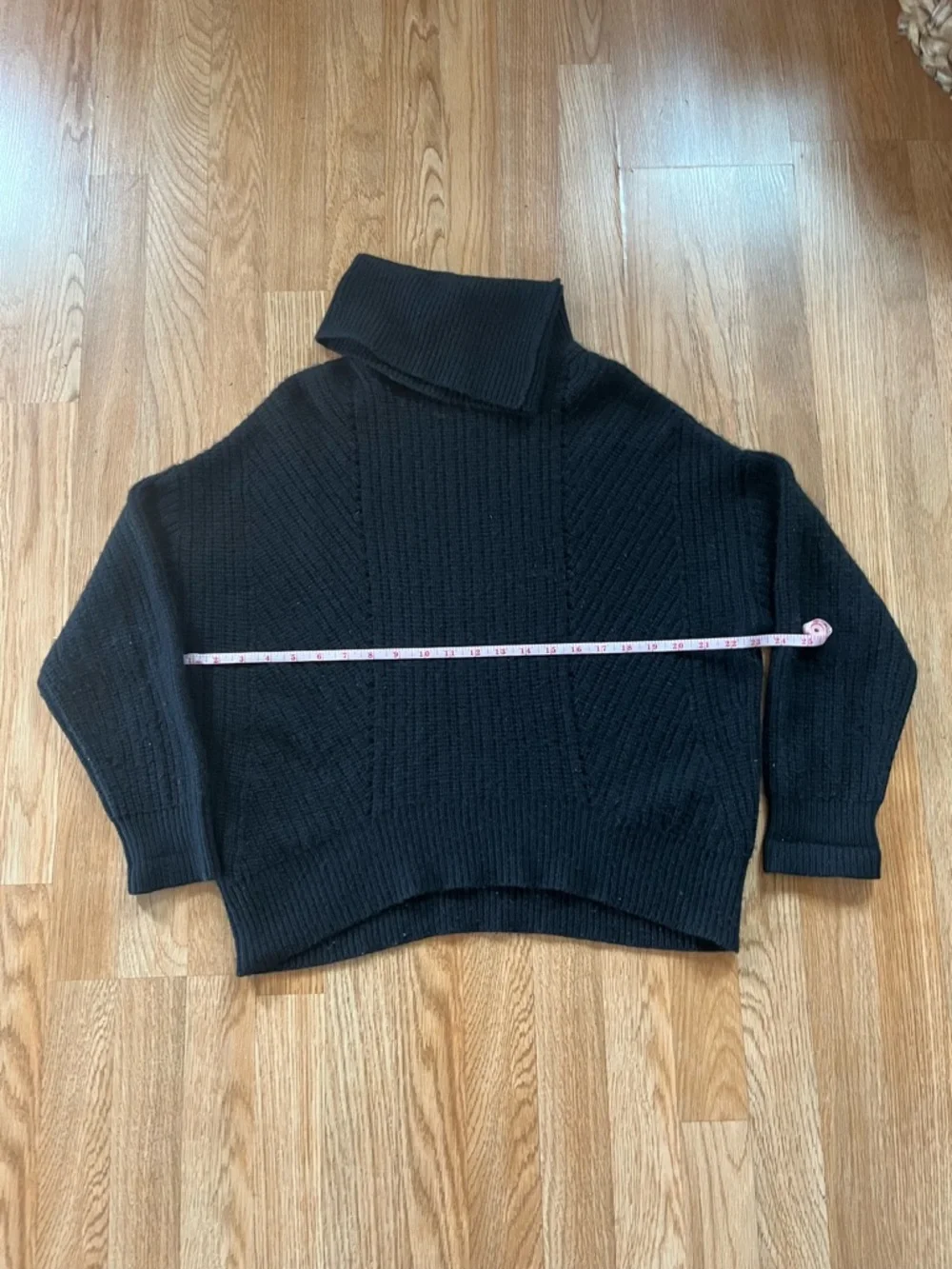 Nili Lotan Keirnan Cashmere Turtleneck - Picture 4 of 5